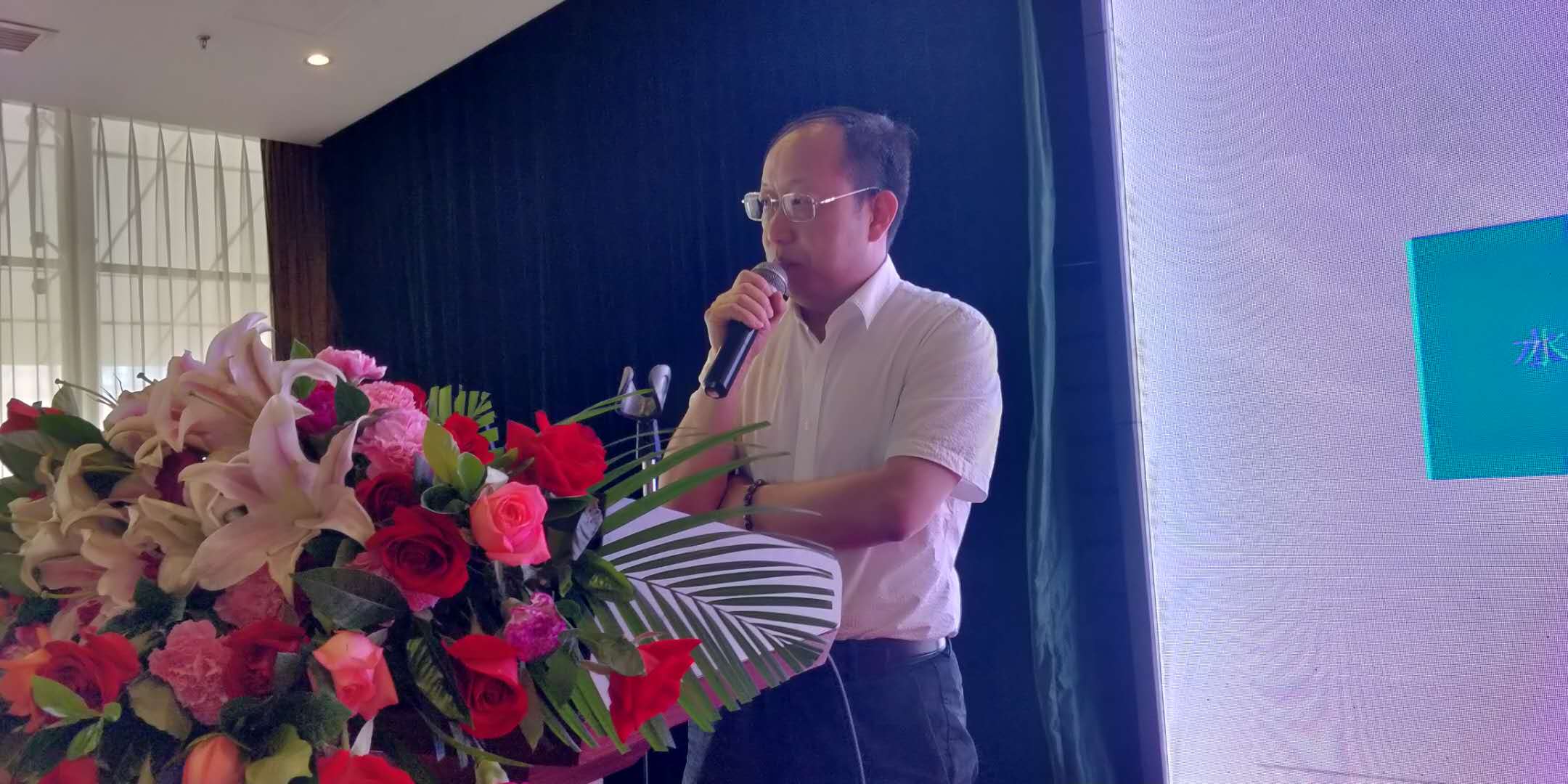 李总.jpg 李总.jpg