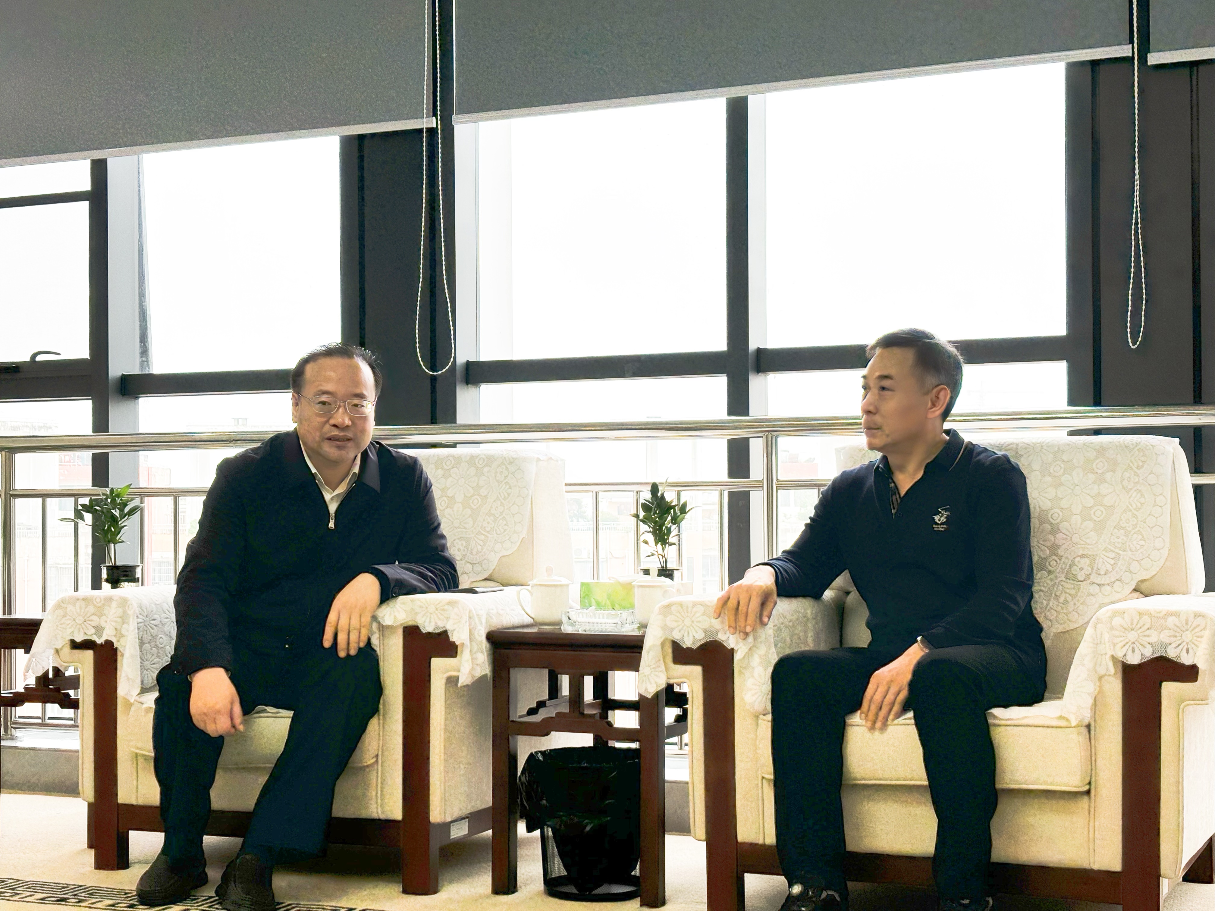 2024.4.12 宜昌市座谈.jpg 2024.4.12 宜昌市座谈.jpg